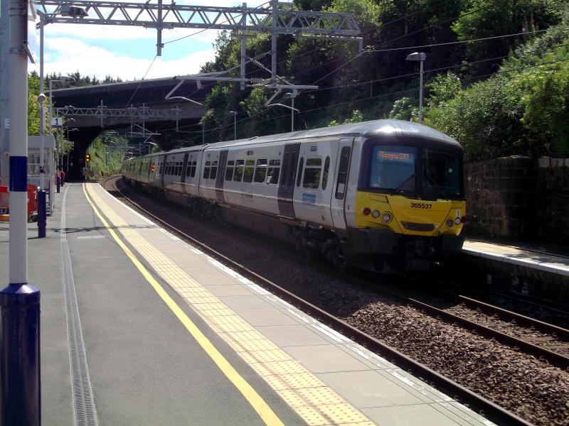 Photo of 365537 at Falkirk High