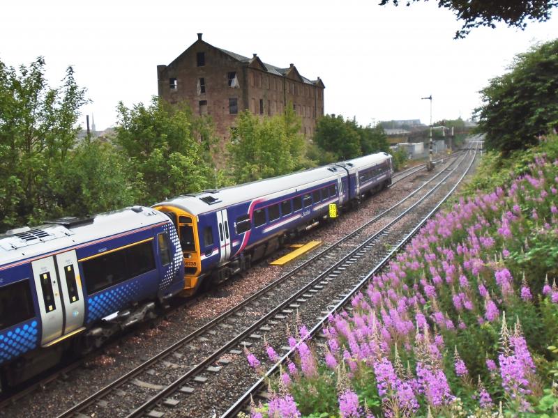 158 in old livery: 158 738 in old livery in the recently re-instated up siding at Arbroath. Photo of 158 in old livery