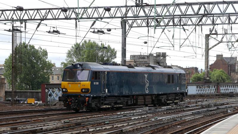Photo of 92038 arriving Glasgow Central 24/7/18
