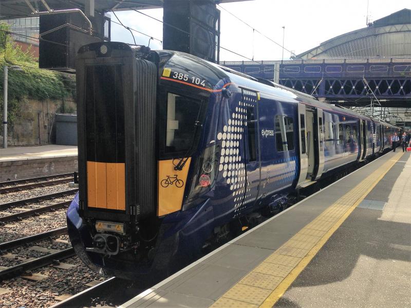 385 104 at Glasgow Queen Street: 385 104 leading 003 on ScotRail 11.15 Queen Street to
Waverley 25 July 2018 Photo of 385 104 at Glasgow Queen Street
