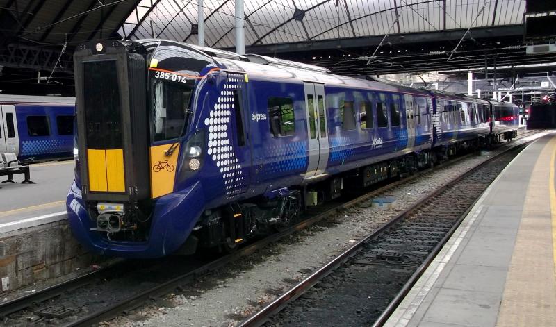 Photo of 385014 at Glasgow Queen Street