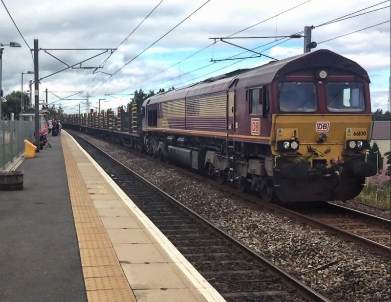 Photo of 6E69 Georgemas Junction C.E. - Hartlepool Sth Works with 66100