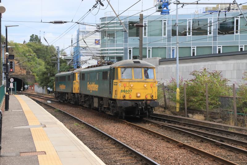 Photo of 86607 + 86610