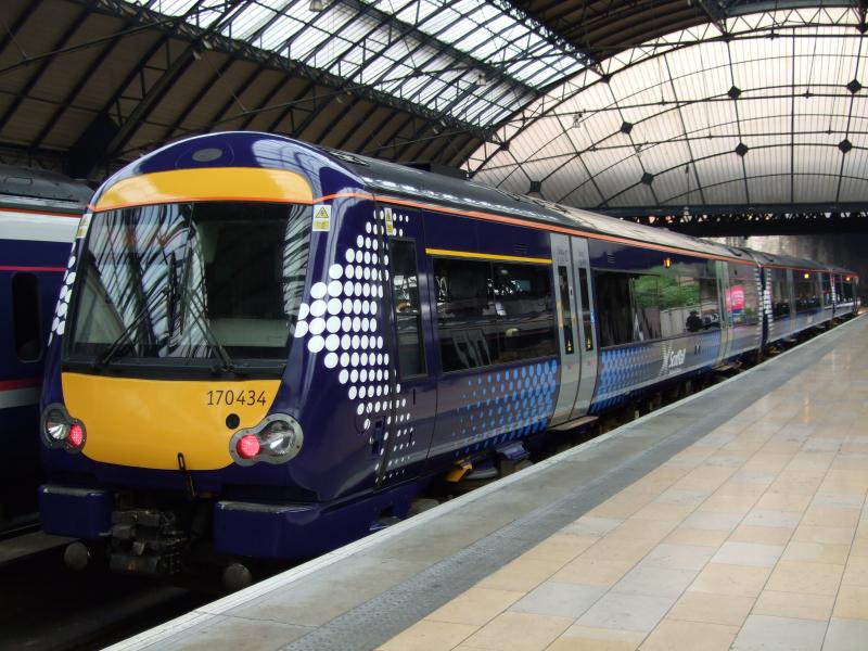 New liveried 170434: sitting at Glasgow QST on its first day in its new livery 22/09/08 Photo of New liveried 170434