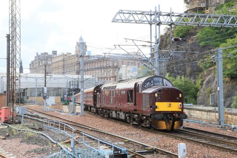 1Z46 rear: 37516 on the rear of1Z46 15.11 Tweedbank to Linlithgow leaving Calton Tunnel North on 05/08/2018 Photo of 1Z46 rear
