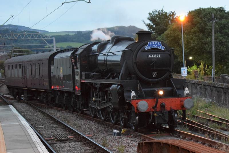44871 at Dumbarton Central about to bed down for the night: 44871 pulls into the goods loop at Dumbarton Central on 5 August 2018 before reversing into the C.E. sidings for an overnight stay Photo of 44871 at Dumbarton Central about to bed down for the night