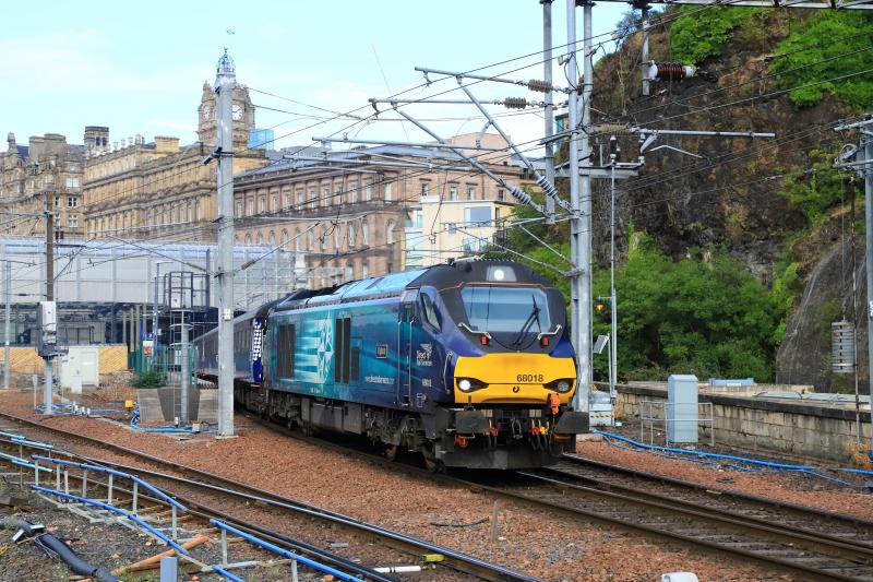 5G02: 68018 on 5G02 09.03 Edinburgh to Motherwell TMD leaving platform 2 Waverley on 08/08/2018 Photo of 5G02