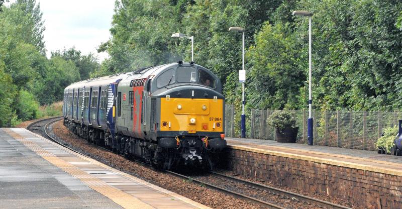37884 On 5Q95: 37884 Drags 320404 (Ex 320404) from Wabtec Kilmarnock to Shields ETMD Passing through Pollokshaws West on the GSW (08/08/2018) Photo of 37884 On 5Q95