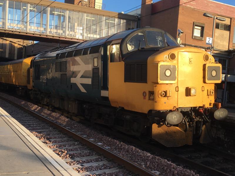 37025 - 3Z10 Burton Ot Wetmore - Mossend: 37025 Photo of 37025 - 3Z10 Burton Ot Wetmore - Mossend