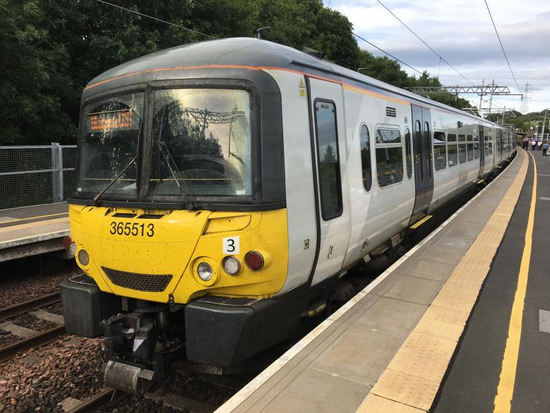 Happy Train :): 365513 leads a service from Edinburgh Waverley to Glasgow Queen Street, seen stooped at Croy with 365517 on the rear. Photo of Happy Train :)