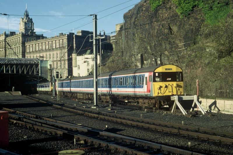 307117 Edinburgh Waverley: 307117 at Waverley on 19/01/91 as a test unit for North Berwick services Photo of 307117 Edinburgh Waverley