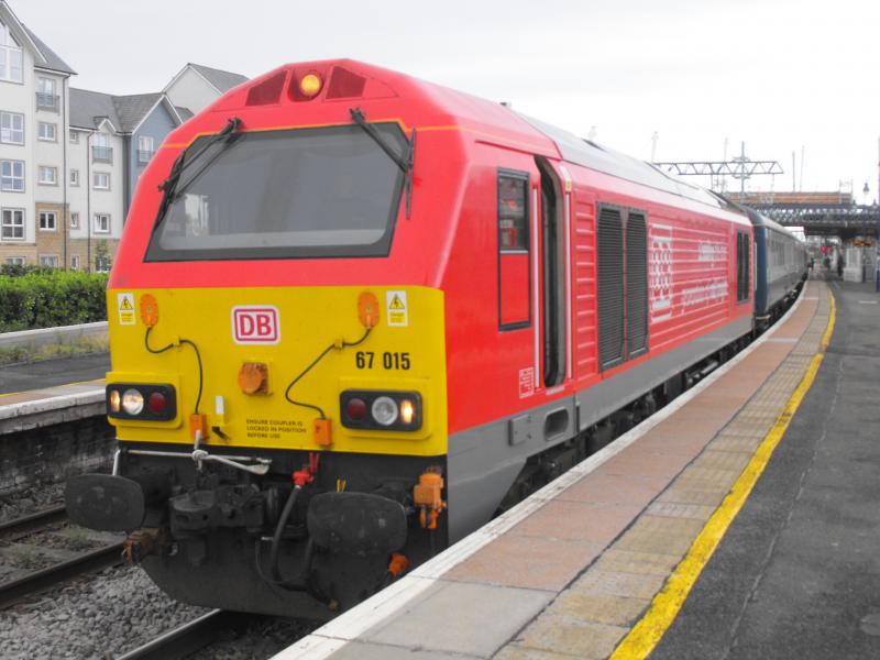 Photo of 67015 waits in Stirling on charter train