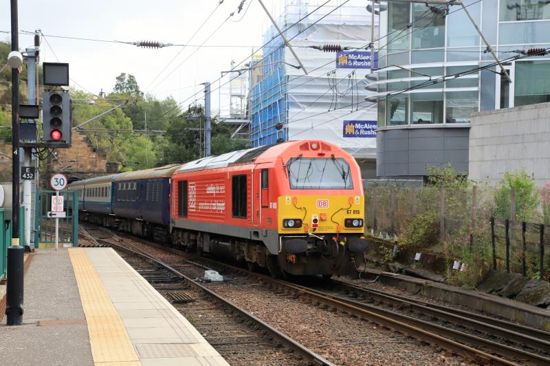 1Z90: Clean 67015 on the rear of 1Z90 10.34 Edinburgh to Kings Cross approaching Calton Tunnel South on 20/08/2018 Photo of 1Z90