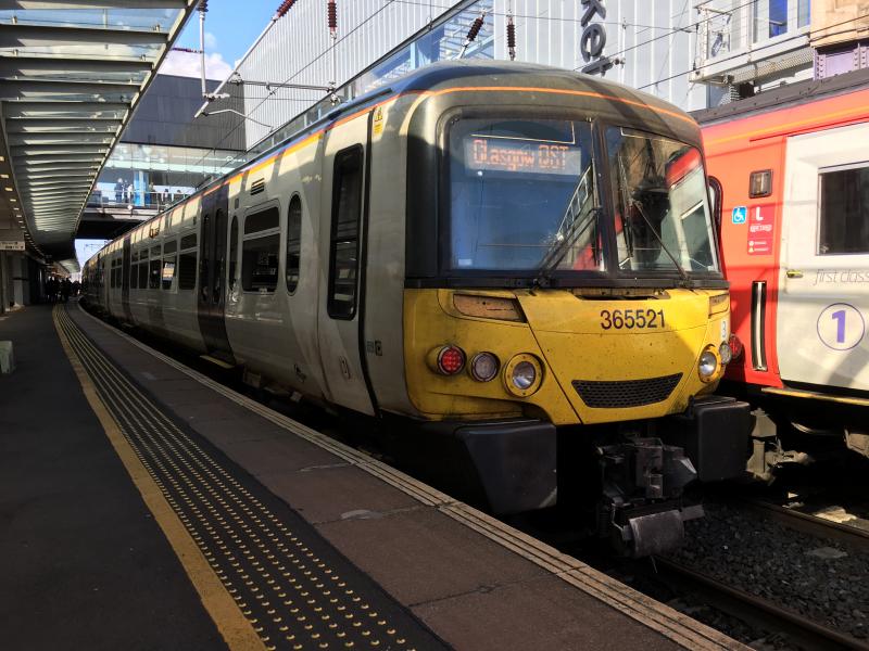 365521 - Edinburgh - Glasgow Queen St.: 365521 stands at Haymarket on the back of a 8 car service to Glasgow Queen Street Photo of 365521 - Edinburgh - Glasgow Queen St.