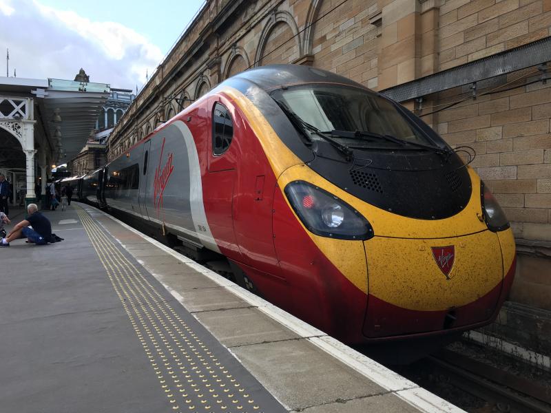 390154 - Edinburgh Waverley: 390154, having terminated at Edinburgh Waverley, prepares to work a service to Birmingham New St. Photo of 390154 - Edinburgh Waverley