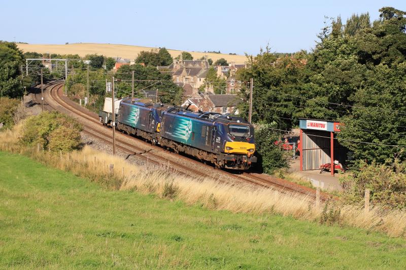 6S43: 88009 + 88006 on 6S43 06.22 Carlisle Kingmoor to Torness at East Linton on 31/08/2018 Photo of 6S43