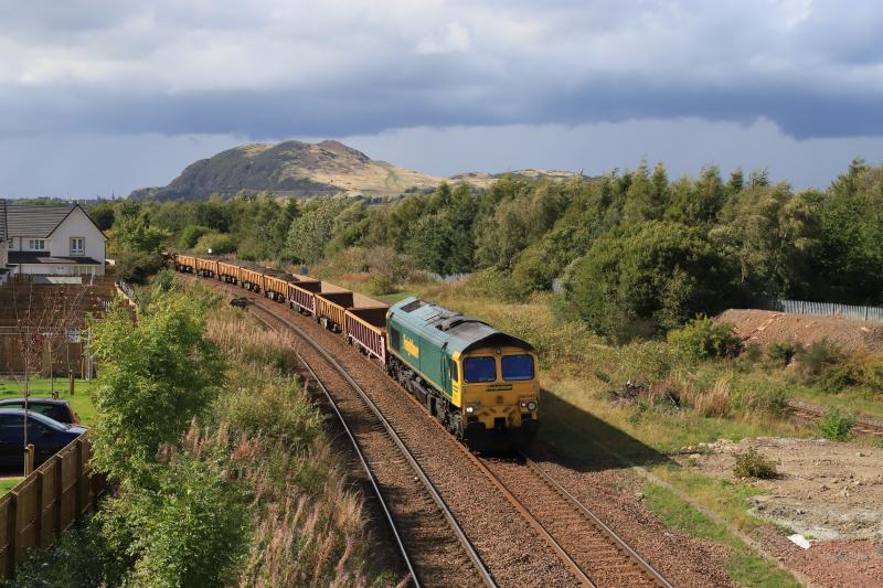 6K04: 66545 on 6K04 13.05 Coatbridge Central to Millerhill at Niddrie West Jct on 09/09/2018 running 66 minutes early. Photo of 6K04