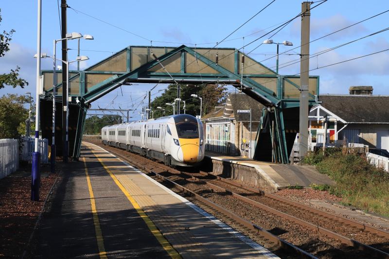 800201: 800201 on 5Q92 10.03 Edinburgh to Newcastle at Prestonpans on 12/09/2018. Photo of 800201