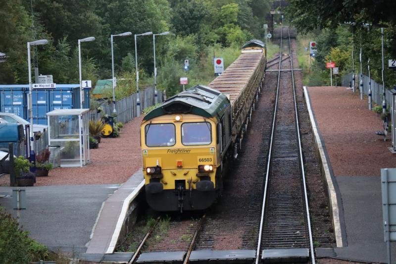 Photo of 66503 & 66545 at Taynuilt with empty Network Rail MRA wagons
