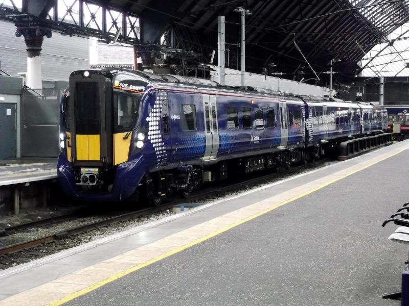 Photo of 385004 at Glasgow Queen Street