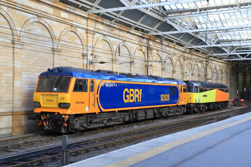 92028: 92028 stabled next to 47749 in Waverley 28/09/2018 Photo of 92028