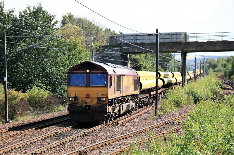 3 yellow pipes: 66100 on 6X88 on 31/08/2010 Photo of 3 yellow pipes