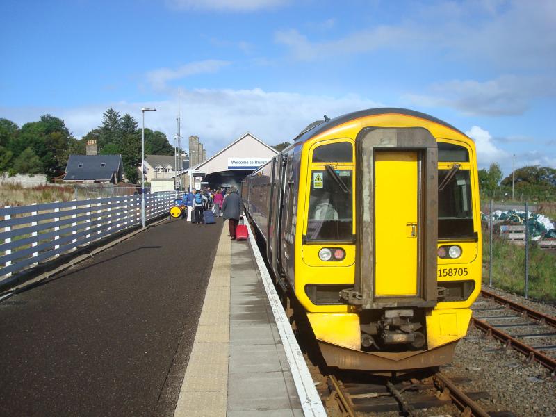 158705 at Thurso Station: 158705 at Thurso Station with doors open. Photo of 158705 at Thurso Station