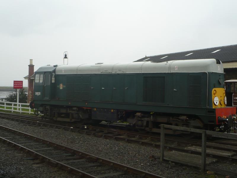 Boness Diesel gala 2008: 20020 WAITS FOR THE 1700 BONESS-BIRKHILL Photo of Boness Diesel gala 2008
