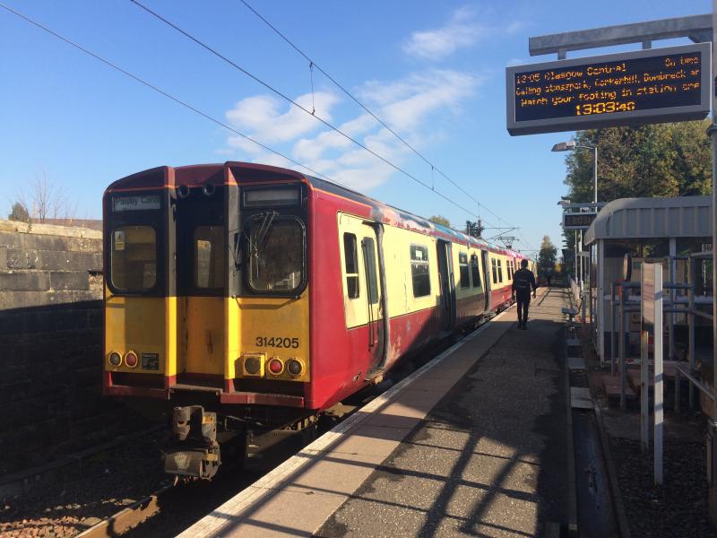 Photo of 314205 at Paisley Canal