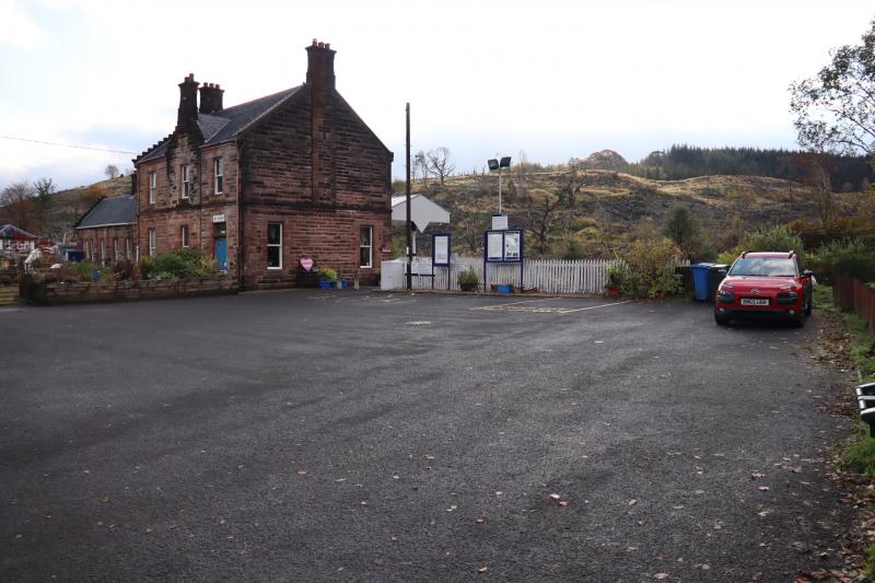 Dalmally Station Car Park: Plenty of space here to place temporary staff accommodation and accommodate buses. Changing at Dalmally also has the advantage of no steps to negotiate unlike Crianlarich. Photo of Dalmally Station Car Park