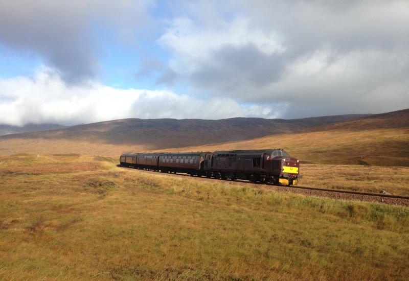 Corrour Summit: 37685 Loch Arkaig climbs the last few yards to Corrour
Summit with Fort William - Carnforth empty stock
05.10.2018 Photo of Corrour Summit