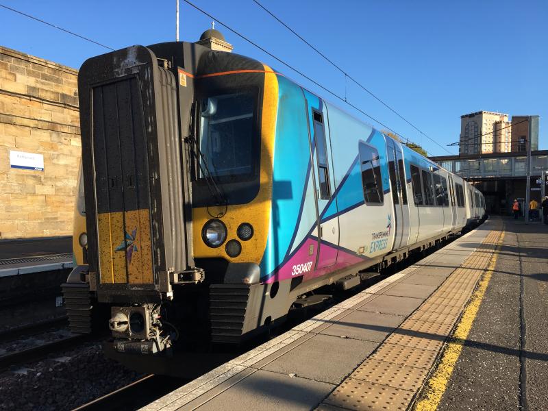 350407: Working a service to Glasgow Central, TPE 350407 calls at Motherwell. Photo of 350407