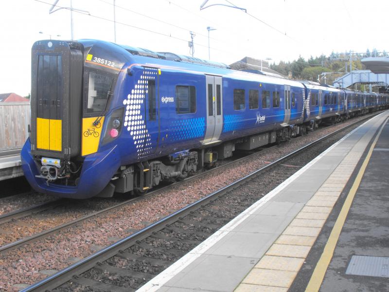 Photo of Class 385 at Falkirk High