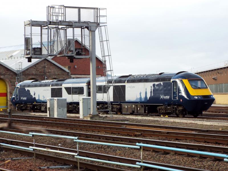 HST power cars @ Inverness - 30 October 2018: 43032 & 43168 look like book ends awaiting books !! Photo of HST power cars @ Inverness - 30 October 2018