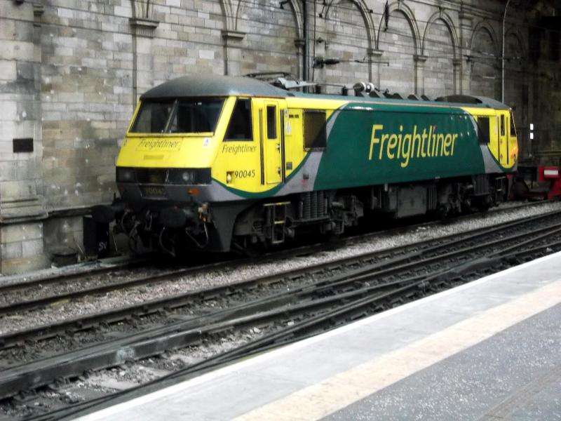 90045 at Edinburgh Waverley: Probably not a sight at Edinburgh Waverley for much longer, with new sleeper stock coming into use. Freightliner 90045 waits between sleeper duties on Wednesday 5th December 2018. Photo of 90045 at Edinburgh Waverley