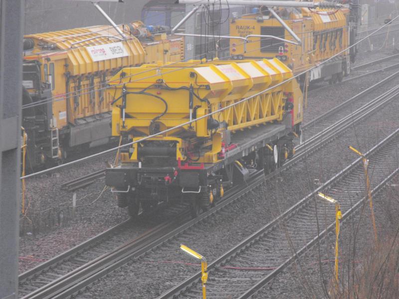 ballast spraying wagon at Greenhill Lower: seen on xmas day at Greenhill Lower. Photo of ballast spraying wagon at Greenhill Lower