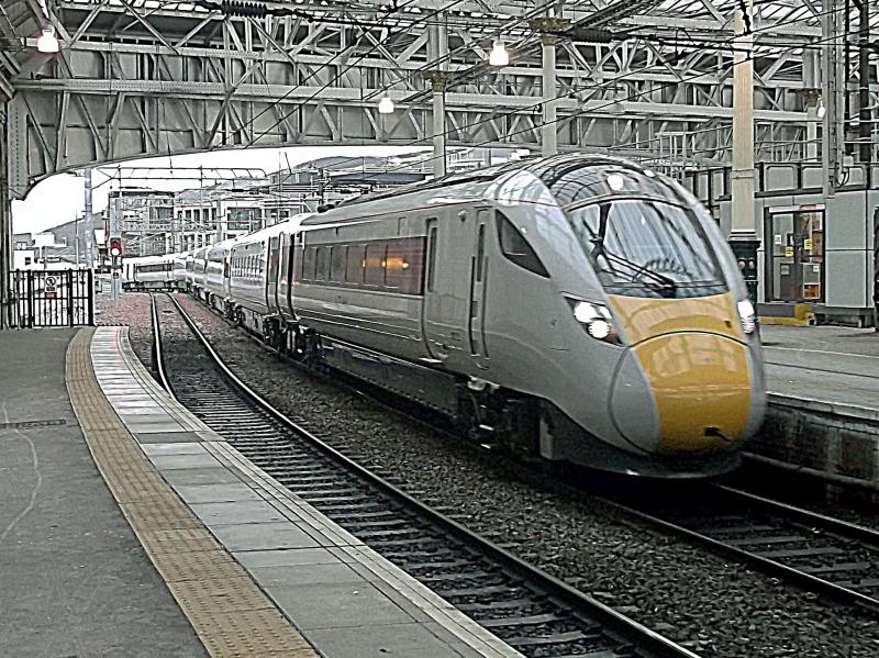 800112 at Edinburgh Waverley: Electric testing of Azumas has started again North of the Border. LNER Liveried 800112 arrives at Edinburgh Waverley with 5Q43 a test train from Newcastle on Monday 21st January 2019. Photo of 800112 at Edinburgh Waverley