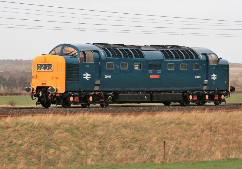 9009 light engine: 9009 Alycidon resplendant in blue makes for Edinburgh to do the return leg of the AULD REEKIE. Photo of 9009 light engine