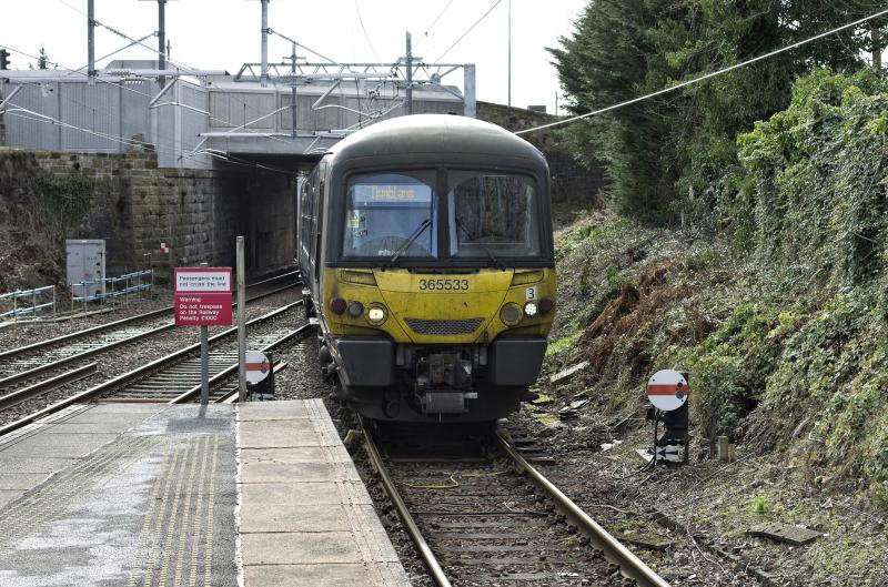 365533 ARRIVES AT DUNBLANE 4.3.19.jpg: Photo of 365533 ARRIVES AT DUNBLANE 4.3.19.jpg