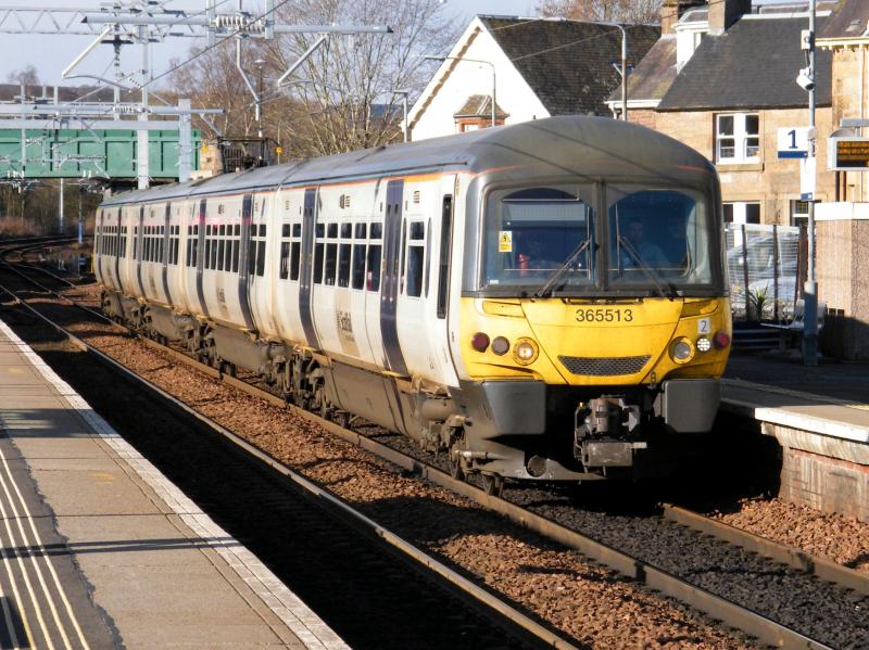365513 @ Dunblane - 09 March 2019: '5P42' glides in to the station, at 15.18 Photo of 365513 @ Dunblane - 09 March 2019