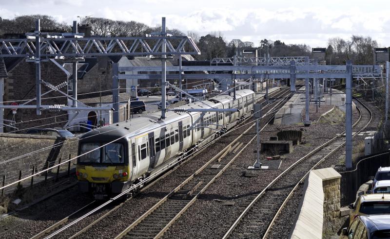 365521 at Dunblane: Photo of 365521 at Dunblane