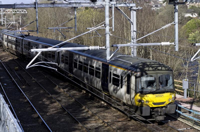 365521 at Dunblane: Photo of 365521 at Dunblane