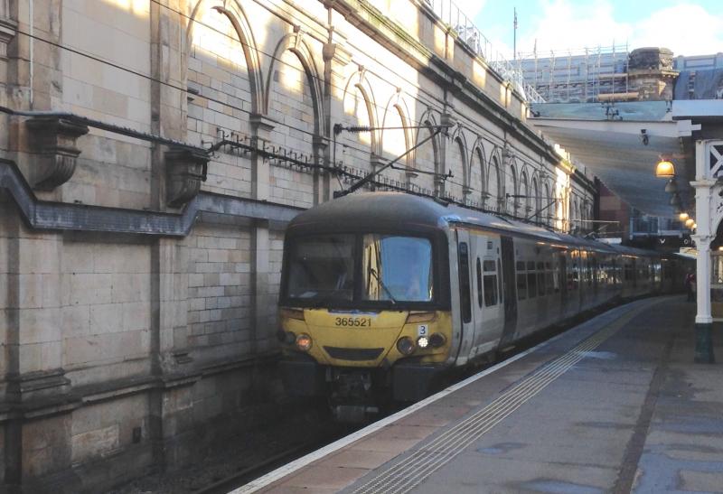 Last run under power?: A very woebegone 365 521 at Edinburgh Waverley 14.03.2019
running ECS 10.19 Millerhill to Eastfield Photo of Last run under power?