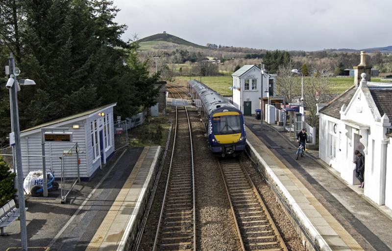INSCH 1.jpg: 170418 DRIFTS INTO INSCH WITH THE ON TIME 14.08 SERVICE FROM INVERNESS TO ABERDEEN ON 24.3.19 Photo of INSCH 1.jpg
