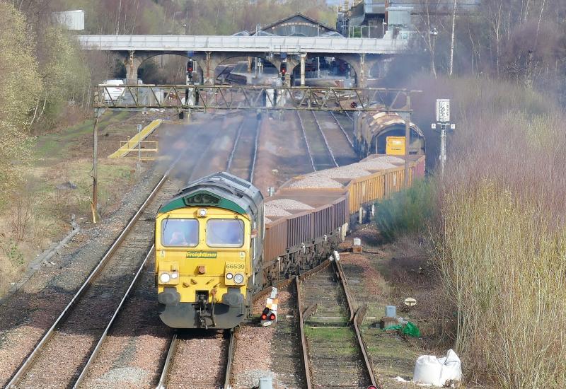 6K43 Aviemore To Millerhill: 6K43 departing the Down Loop at Perth at 8.48 am. Photo of 6K43 Aviemore To Millerhill