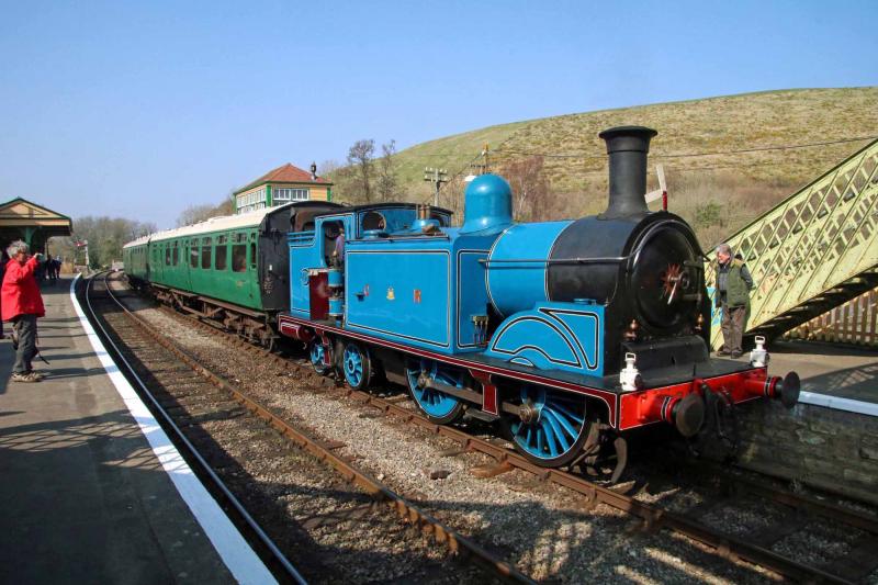 419 in the Purbeck sunshine: 419 pauses at Corfe Castle with its two coach train to Swanage. Photo by Andrew P.M. Wright Photo of 419 in the Purbeck sunshine