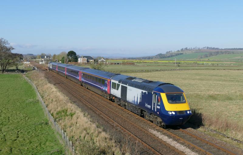 Photo of 1A53 Glasgow to Aberdeen HST at Forteviot...10-4-19.
