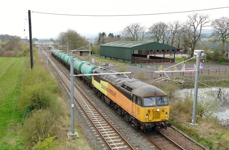 Photo of Prestwick to Grangemouth tanks at Dalnair Road...12-4-19.