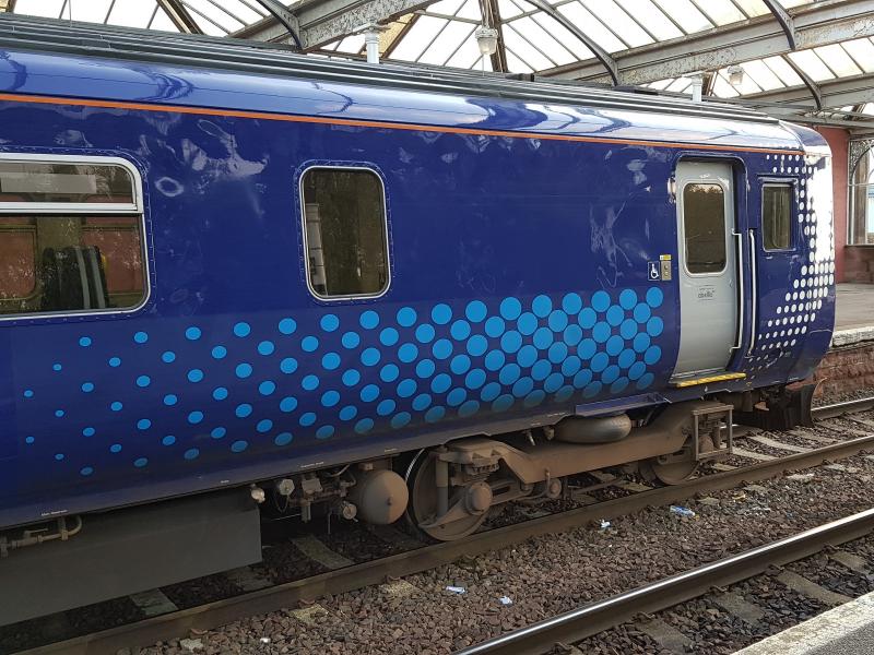 Photo of 156437 (52437) in Platform 1, Kilmarnock.