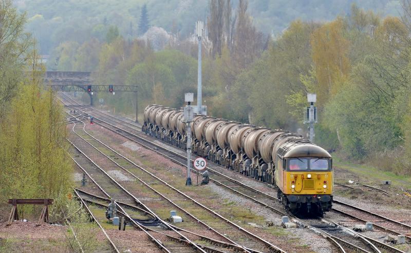 6Z56 Irvine to Aberdeen (Waterloo) approaching Perth: 56087 on 5Z56 empty clay slurry tanks 17-4-19. Photo of 6Z56 Irvine to Aberdeen (Waterloo) approaching Perth